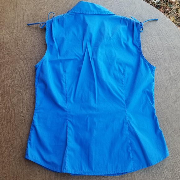 Harold's 2 Blue Button Up Sleeveless Top … - Picture 6 of 6